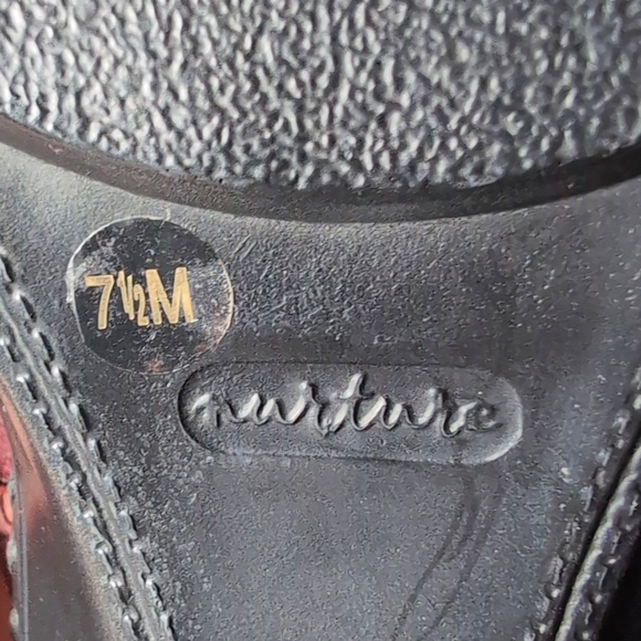 Sz 7.5 "Sophia" Burgundy Suede Clogs by Nurture - Picture 7 of 10